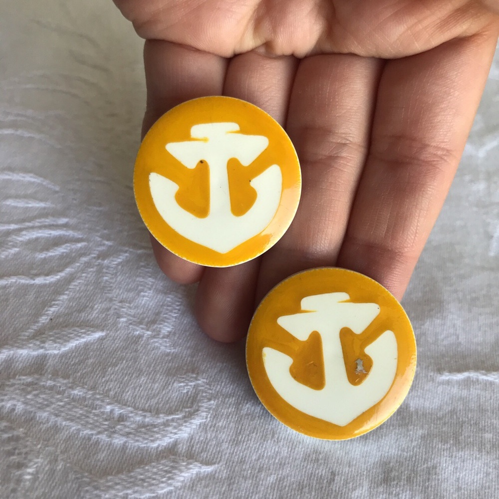 Vintage Nautical Mustard Clip On Earrings ⭐️
